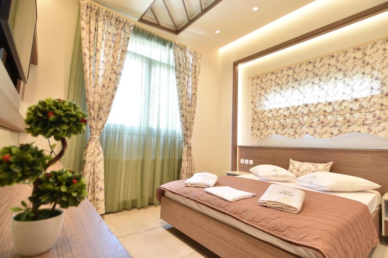 On Board Luxury Studios Sarti Esterno foto